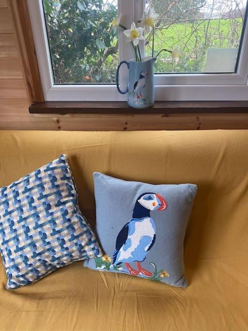 Idyllic Cornish Retreat At Puffin Lodge 헬스턴 외부 사진